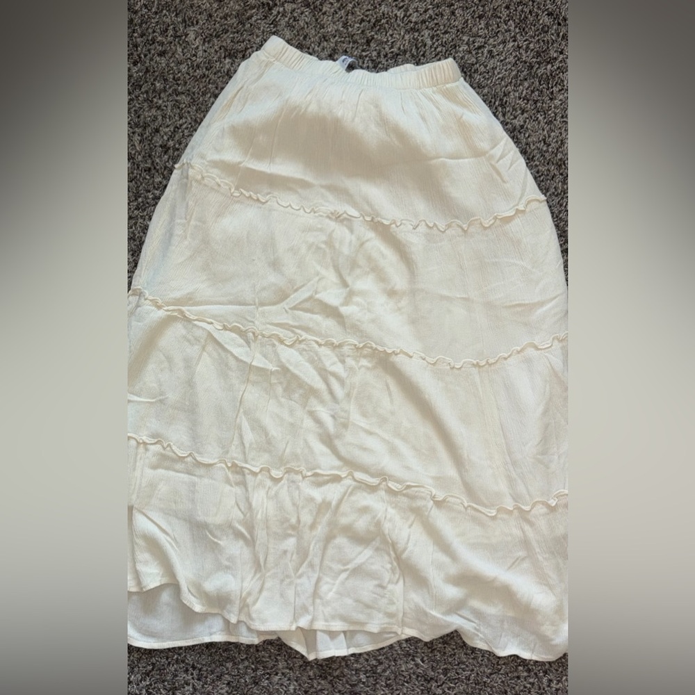 Hollister Cream Tiered Maxi Skirt